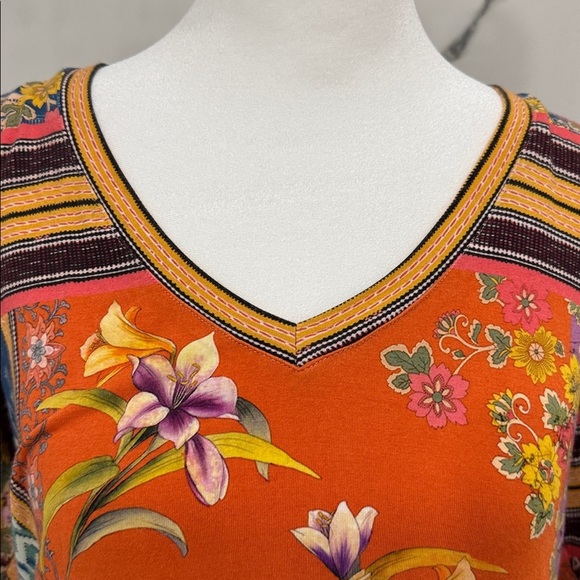 Johnny Was Allie Flower V-Neck Longs Sleeve Blouse Tee - Picture 2 of 6